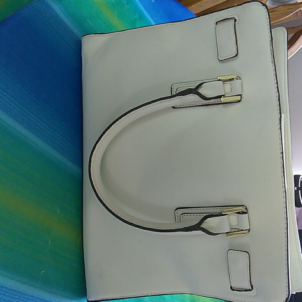 Merona woman's cream handbag